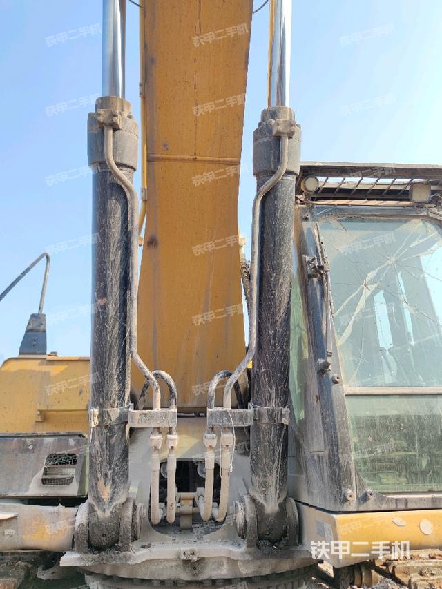 大臂油缸整體?豎拍（工作和回轉(zhuǎn)裝置）