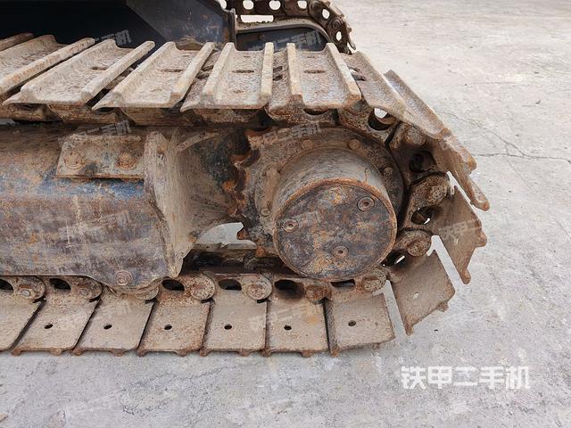 單側(cè)履帶整體（整機(jī)外觀）