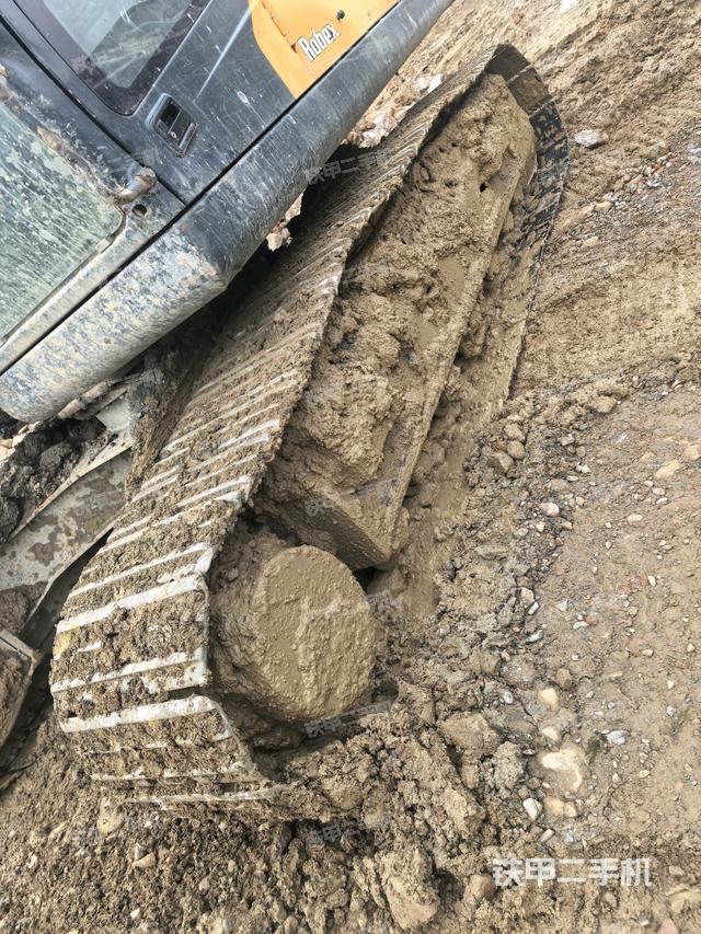 左側(cè)履帶整體?（行走機(jī)構(gòu)）