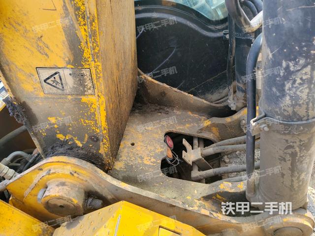 大臂根部?斜視(工作和回轉(zhuǎn)裝置) 大臂根部?斜視(工作和回轉(zhuǎn)裝置)