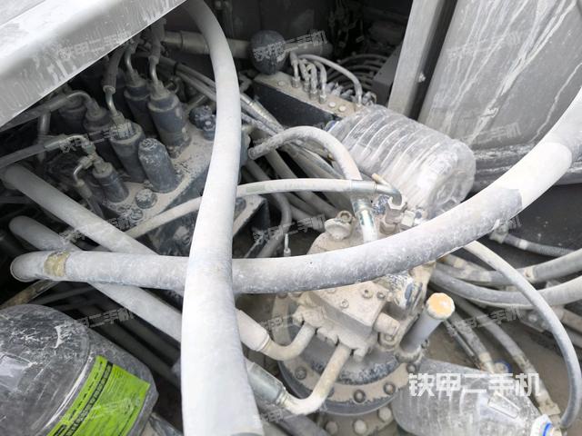 气门室盖螺丝特写(上车部件) 气门室盖螺丝特写(上车部件)