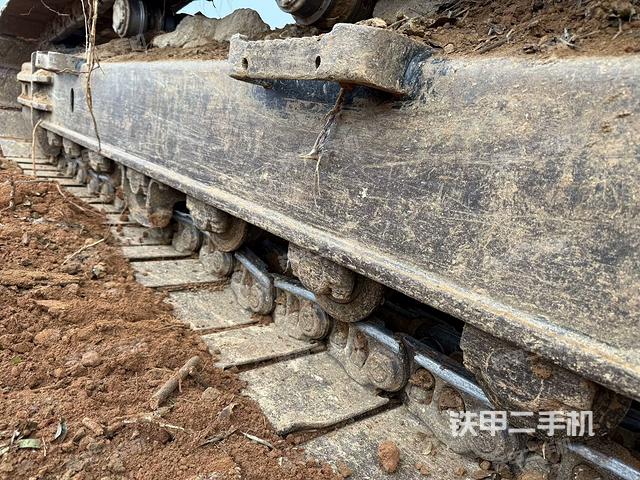 右側(cè)行走馬達(dá)蓋板(行走機(jī)構(gòu)) 右側(cè)行走馬達(dá)蓋板(行走機(jī)構(gòu))
