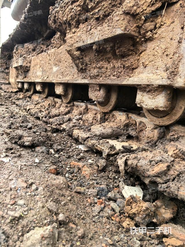 右驅(qū)動輪（行走機(jī)構(gòu)）