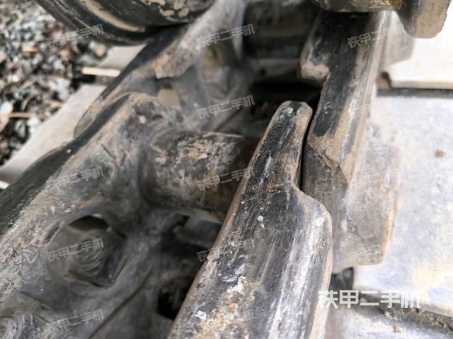 左导向轮(行走机构) 左导向轮(行走机构)