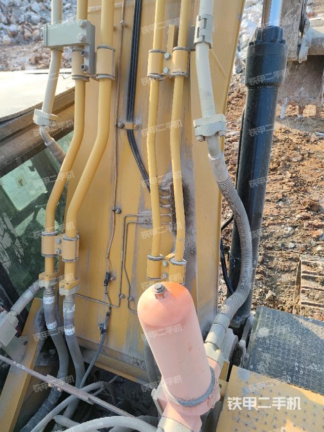 大臂背部俯視（工作和回轉(zhuǎn)裝置）