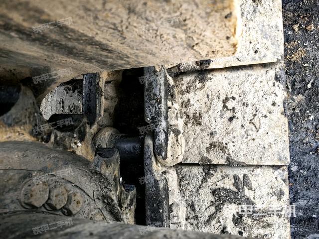 右驅(qū)動輪（行走機(jī)構(gòu)）