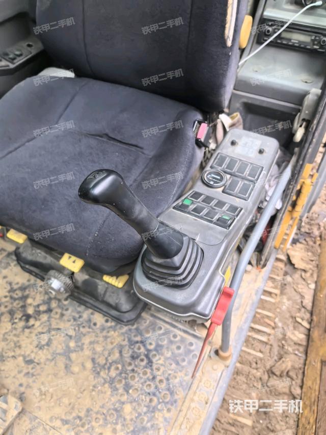 座椅左側(cè)控制臺(tái)/音響/含左手柄（駕駛室部分）