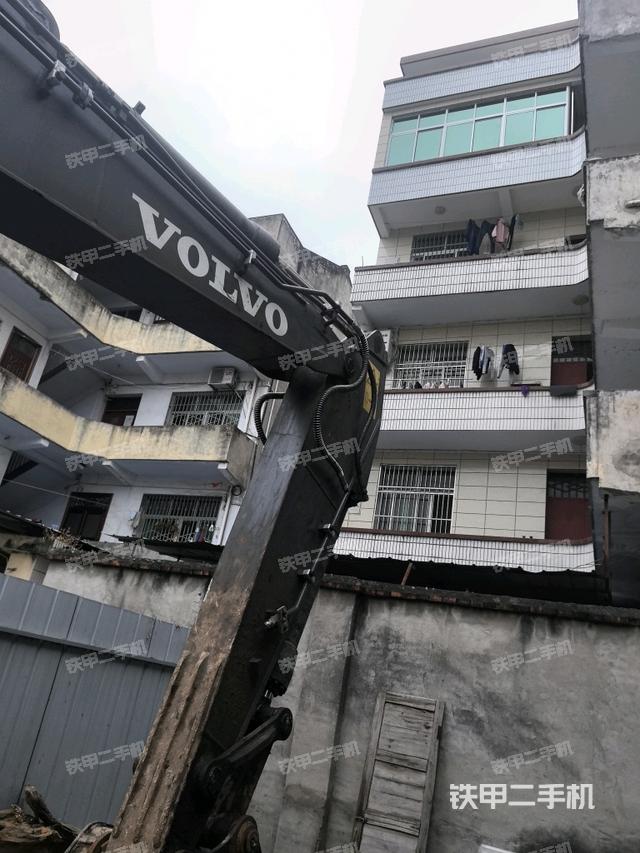 小臂整體右前（工作和回轉(zhuǎn)裝置）