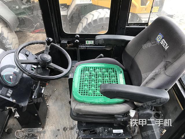 駕駛室工作臺（整機(jī)外觀及大件）