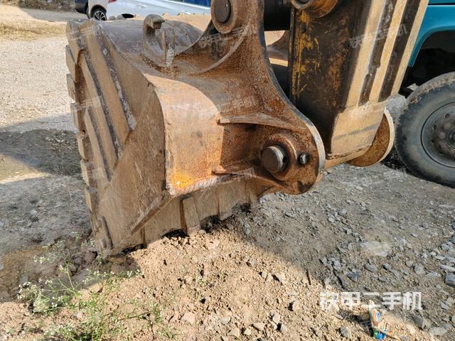 鏟斗右后整體（工作和回轉(zhuǎn)裝置）