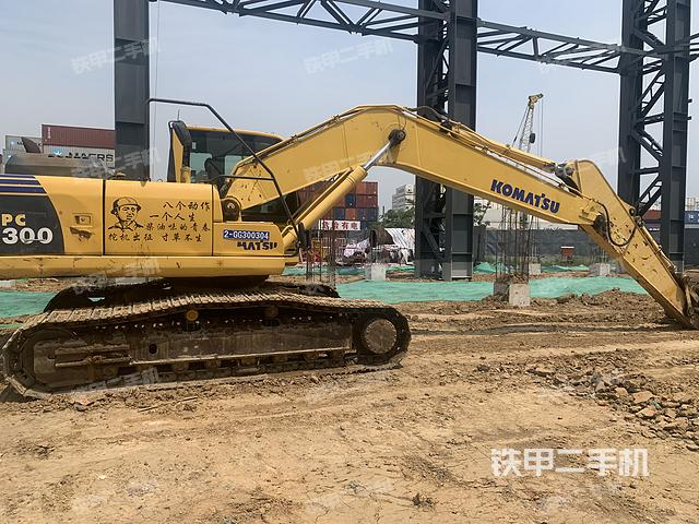 駕駛室頂部（整機外觀）