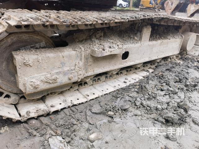 右側(cè)履帶整體?(行走機(jī)構(gòu)) 右側(cè)履帶整體?(行走機(jī)構(gòu))