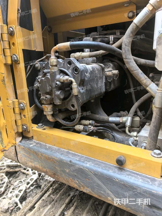 液壓泵斜45?左（大件艙室）