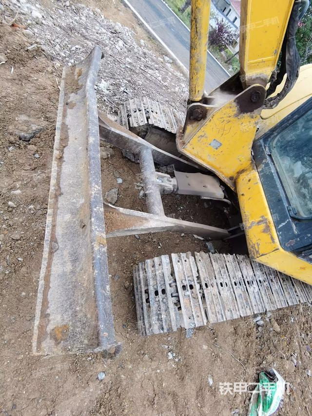 轉(zhuǎn)盤和下車架正前（工作和回轉(zhuǎn)裝置）