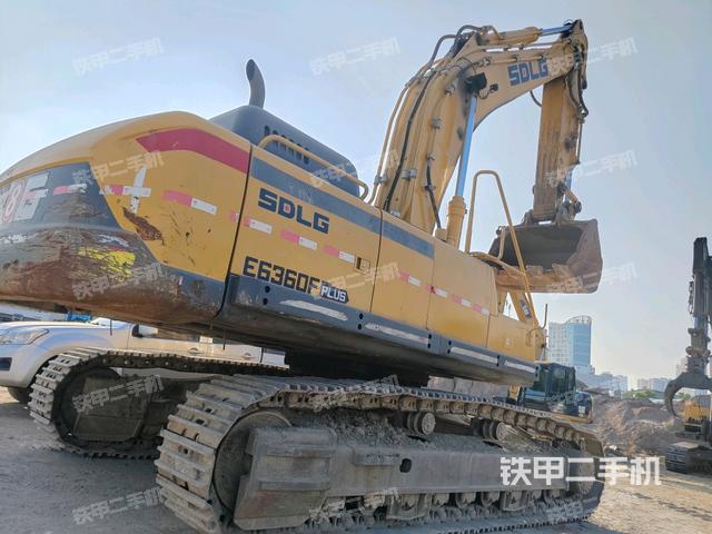 右后45(整機(jī)外觀) 右后45(整機(jī)外觀)