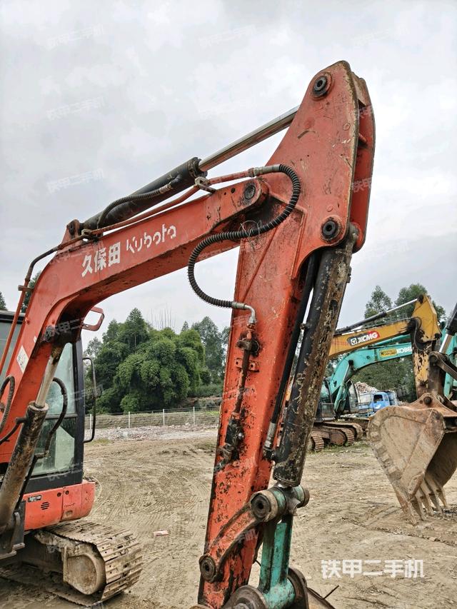 鏟斗右后整體（工作和回轉(zhuǎn)裝置）