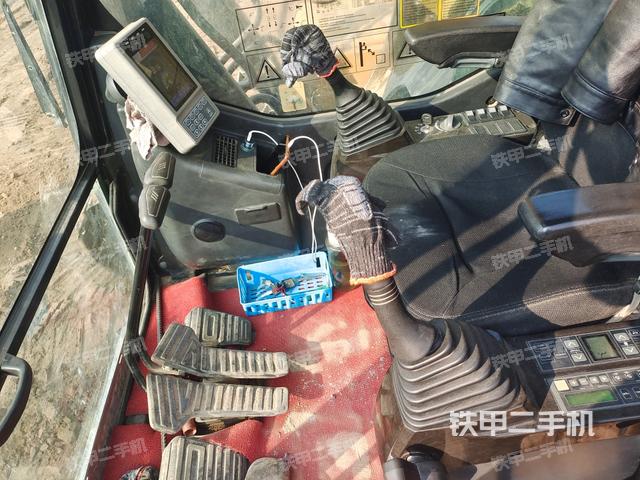 座椅左側(cè)控制臺(tái)/音響/含左手柄（駕駛室部分）