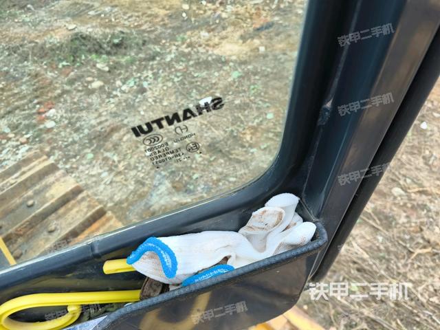 駕駛室右側(cè)全景照（推土機駕駛室）