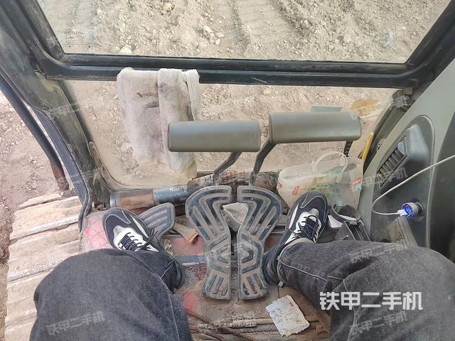 駕駛室整體（整機(jī)外觀）