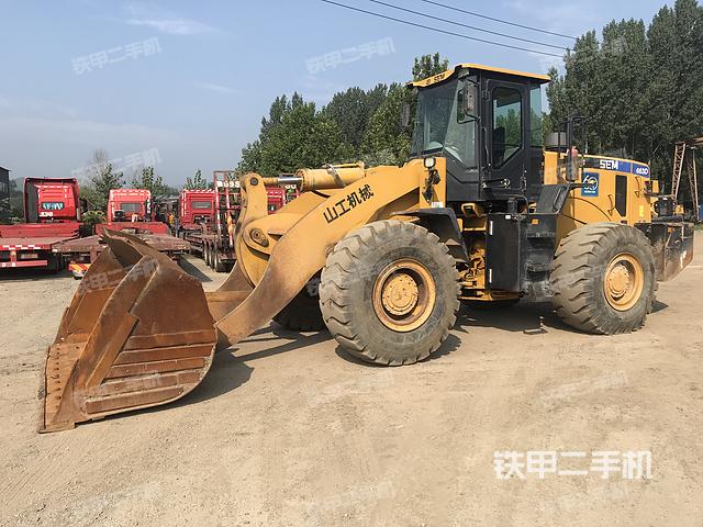 工作裝置整體（整機(jī)外觀及大件）