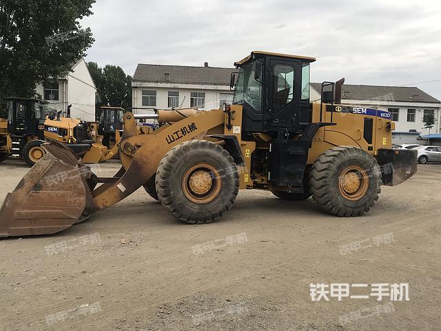 發(fā)動(dòng)機(jī)右側(cè)（整機(jī)外觀及大件）