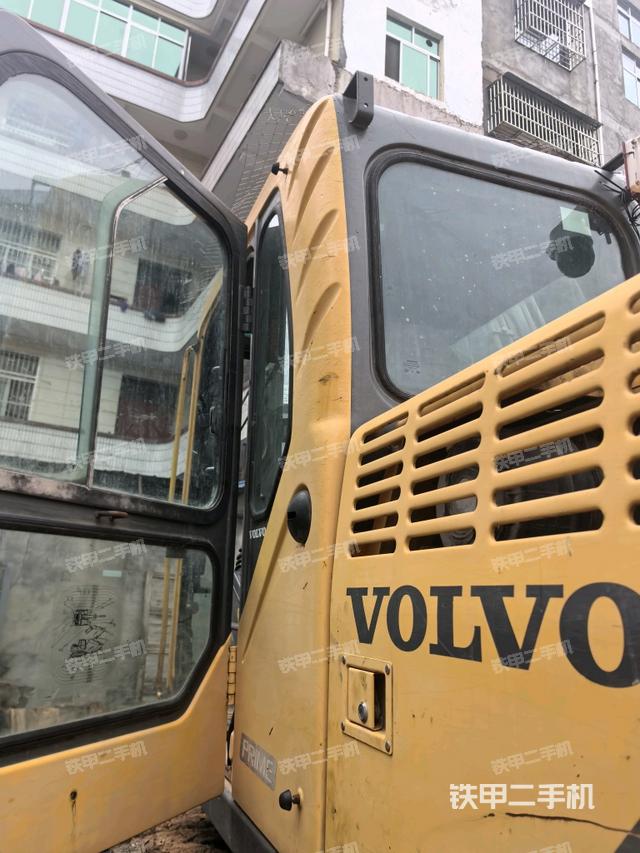 駕駛室左后45度（駕駛室部分）