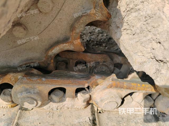 右驅(qū)動輪（行走機構(gòu)）