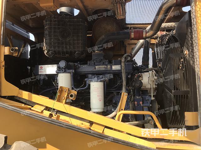 發(fā)動(dòng)機(jī)左側(cè)（整機(jī)外觀及大件）