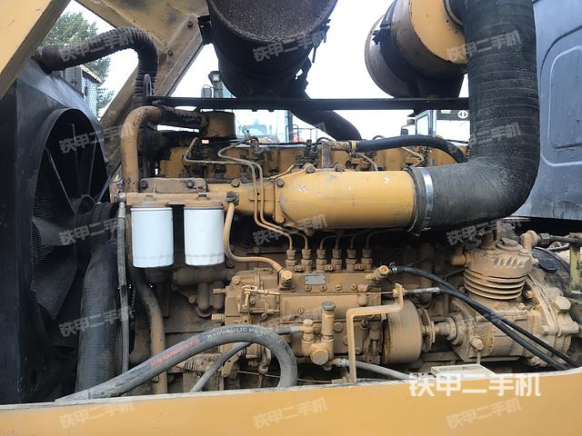 發(fā)動機(jī)左側(cè)（整機(jī)外觀及大件）