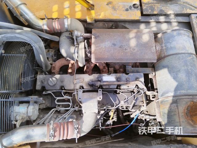 氣門(mén)室蓋螺絲特寫(xiě)(上車(chē)部件) 氣門(mén)室蓋螺絲特寫(xiě)(上車(chē)部件)