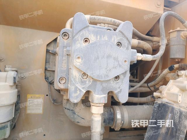 液壓泵斜45?右（大件艙室）