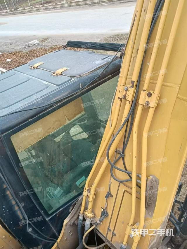 駕駛室頂部（整機(jī)外觀）