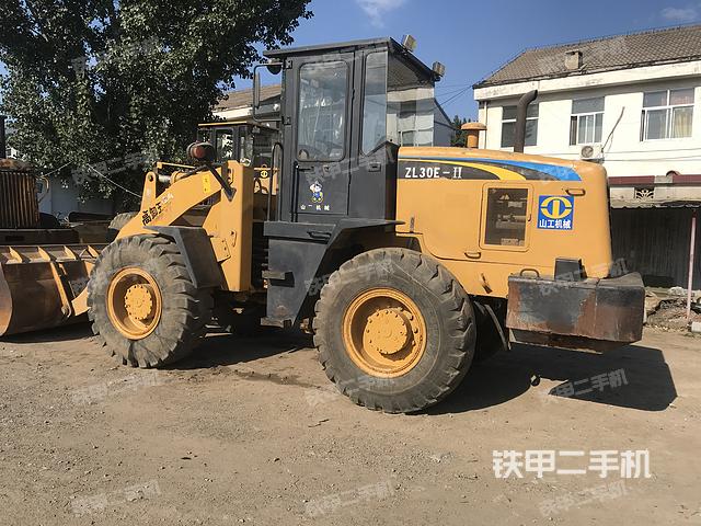 駕駛室操作臺（整機(jī)外觀及大件）