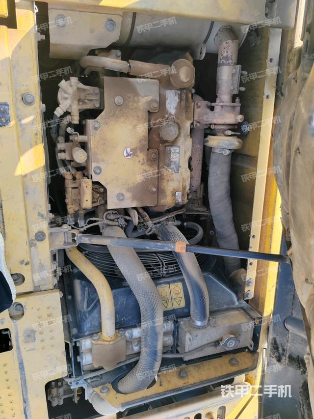 氣門室蓋螺絲特寫（上車部件）