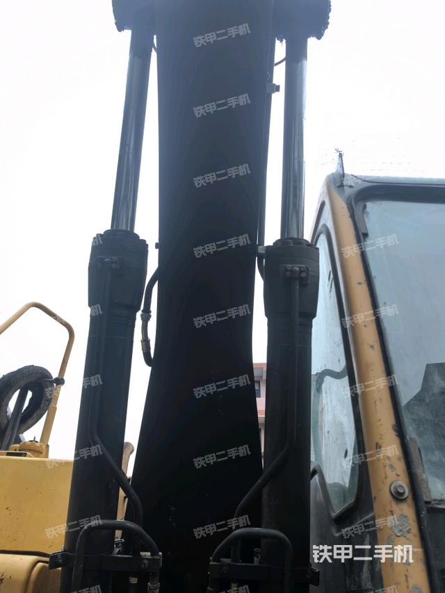 大臂油缸整體?豎拍（工作和回轉(zhuǎn)裝置）