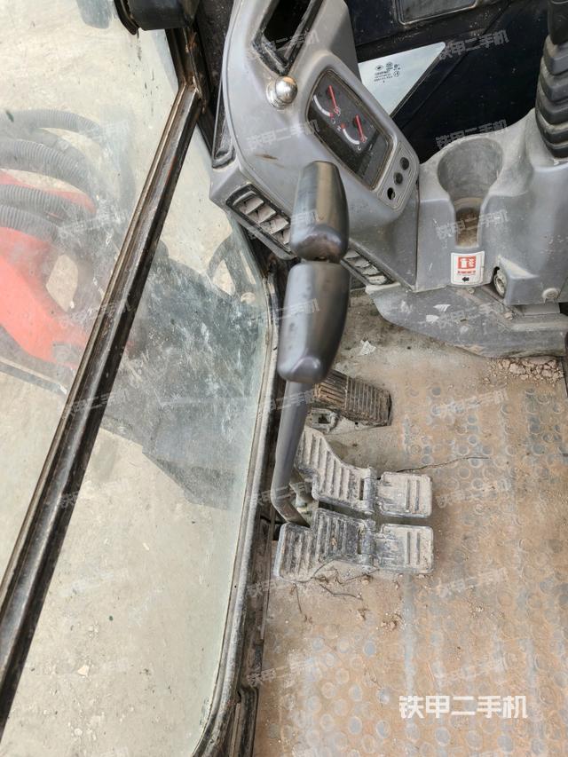 后窗玻璃角標(biāo)（駕駛室部分）