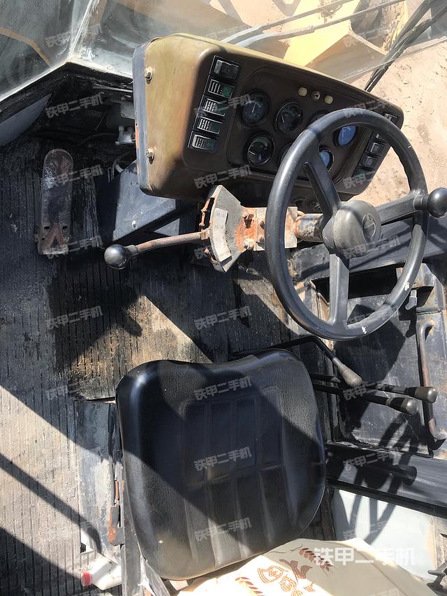 駕駛室工作臺（整機(jī)外觀及大件）