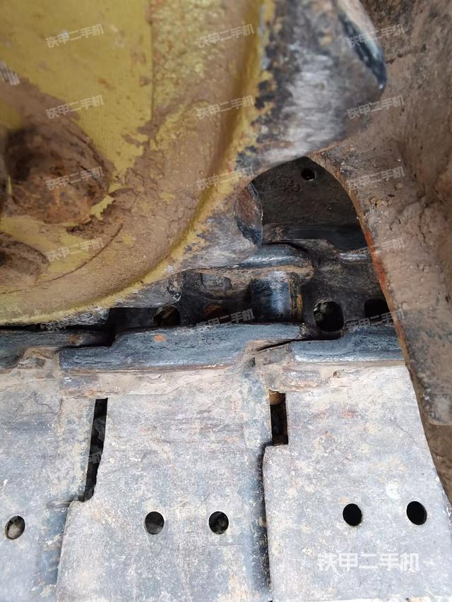 右側(cè)行走馬達(dá)蓋板（行走機構(gòu)）