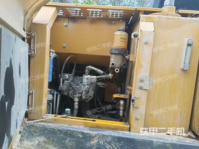 液壓泵斜45?左（大件艙室）