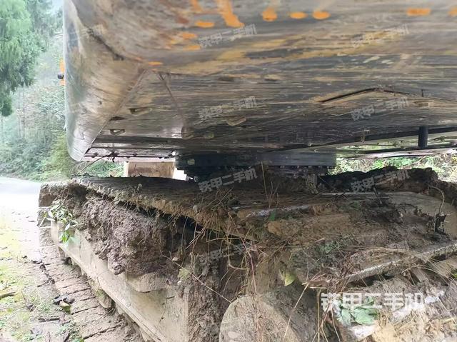 右驅(qū)動(dòng)輪（行走機(jī)構(gòu)）