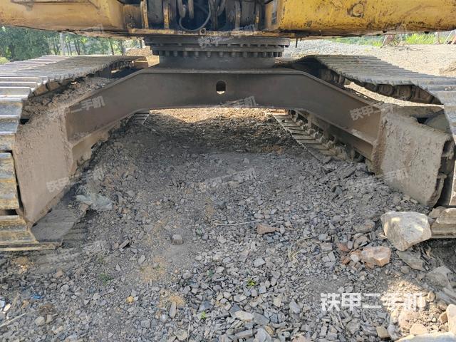 轉(zhuǎn)盤和下車架正前（工作和回轉(zhuǎn)裝置）