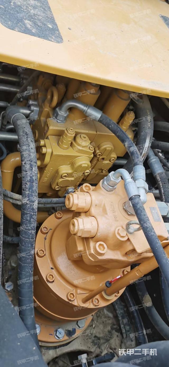 回轉馬達和主控閥（整機外觀）