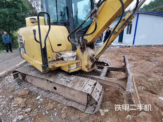 大臂根部?斜（工作和回轉(zhuǎn)裝置）