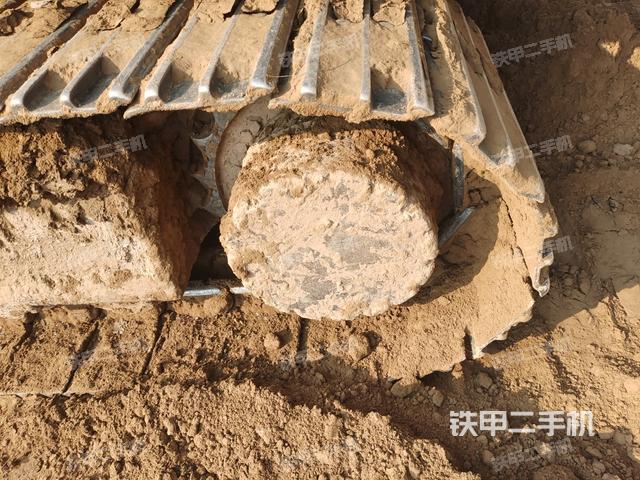 右驅(qū)動(dòng)輪（行走機(jī)構(gòu)）