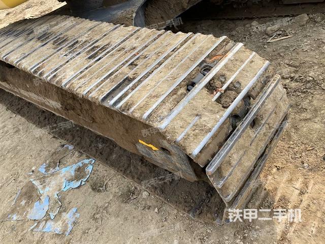 單側(cè)履帶整體（整機(jī)外觀）