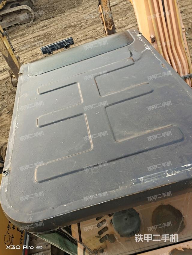 駕駛室頂部（整機(jī)外觀）