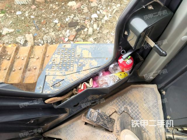 操作手柄左（推土機駕駛室）