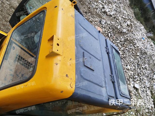 駕駛室頂部俯視(上車(chē)部件) 駕駛室頂部俯視(上車(chē)部件)