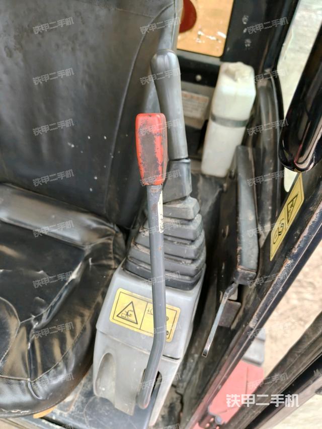 座椅左側(cè)控制臺/音響/含左手柄（駕駛室部分）