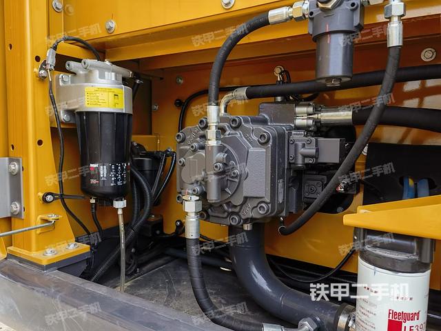 液壓泵室(大件艙室) 液壓泵室(大件艙室)